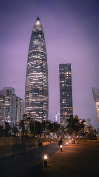 业绩承压仍启并购!中英科技拟抛现金收购关联方方案,能否破局产业链寒冬? 新闻